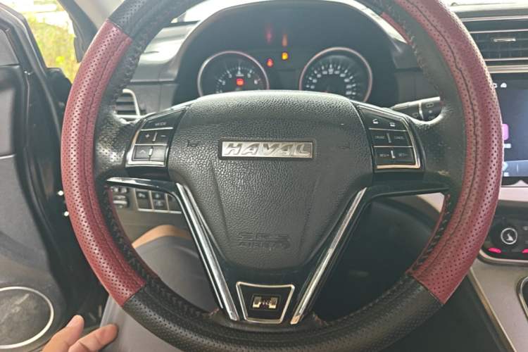 Used Haval H6 2015 Sport Edition 1.5T Automatic Two-Wheel Drive Luxury Model Steering Wheel
