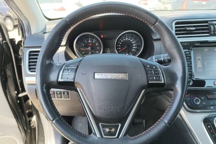 Used Haval H6 2015 Sport Edition 1.5T Automatic Two-Wheel Drive Luxury Model Steering Wheel