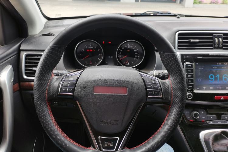 Used Haval H6 2015 Upgraded Model 1.5T Manual Two-Wheel Drive Prestige Version Steering Wheel