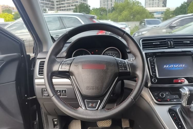 Used Haval H6 2015 Sport Edition 1.5T Automatic Two-Wheel Drive Luxury Model Steering Wheel