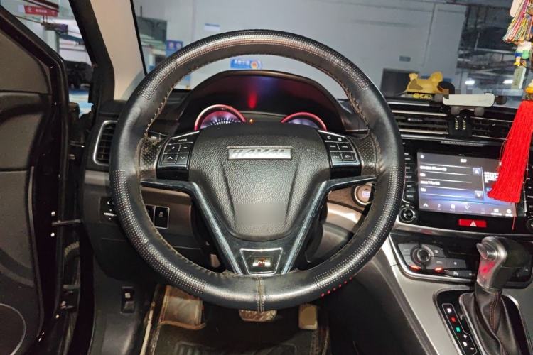 Used Haval H6 2015 Sport Edition 1.5T Automatic Two-Wheel Drive Luxury Model Steering Wheel