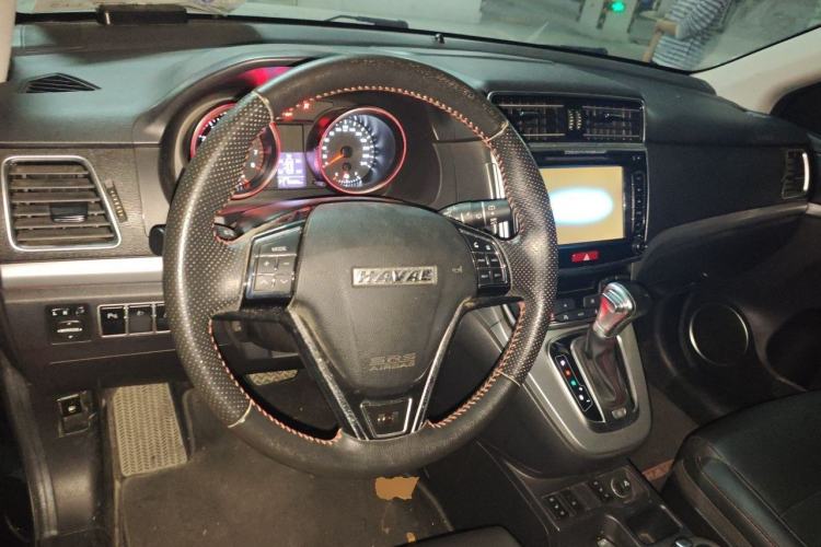 Used Haval H6 2015 Sport Edition 1.5T Automatic Two-Wheel Drive Luxury Model Steering Wheel