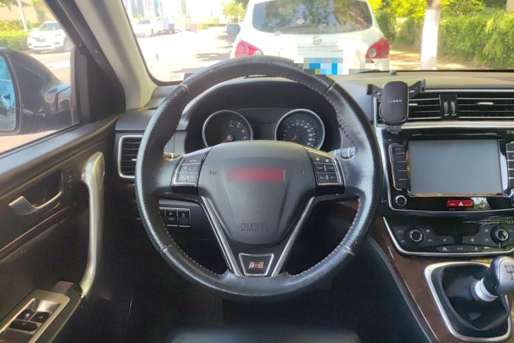 Used Haval H6 2015 Revised Version Sport Edition 1.5T Manual Transmission Two-Wheel Drive Elite Grade Steering Wheel
