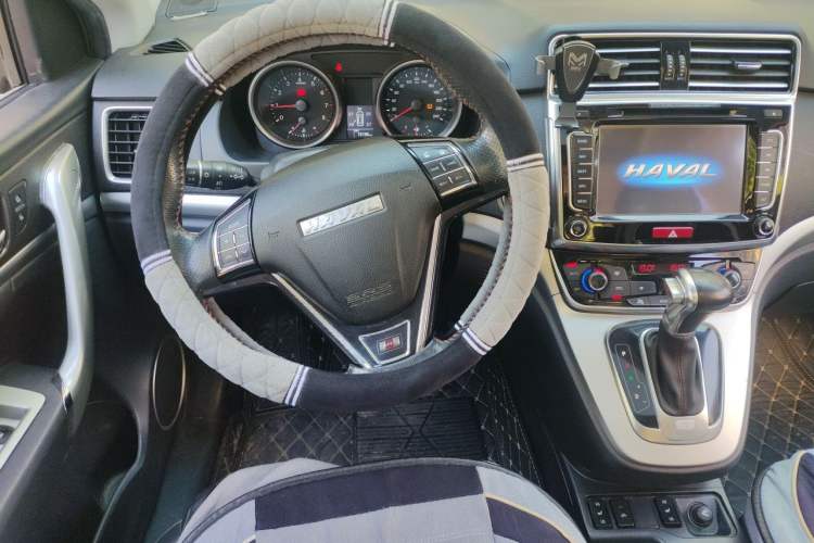 Used Haval H6 2015 Sport Edition 1.5T Automatic Two-Wheel Drive Luxury Model Steering Wheel