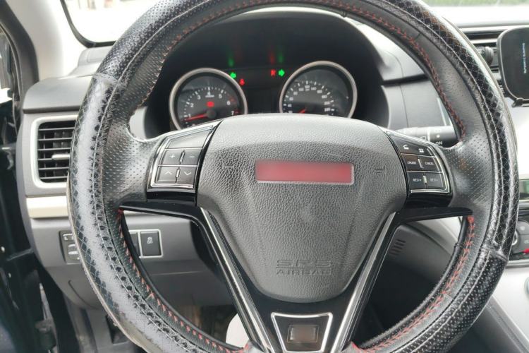 Used Haval H6 2015 Sport Edition 1.5T Automatic Two-Wheel Drive Luxury Model Steering Wheel