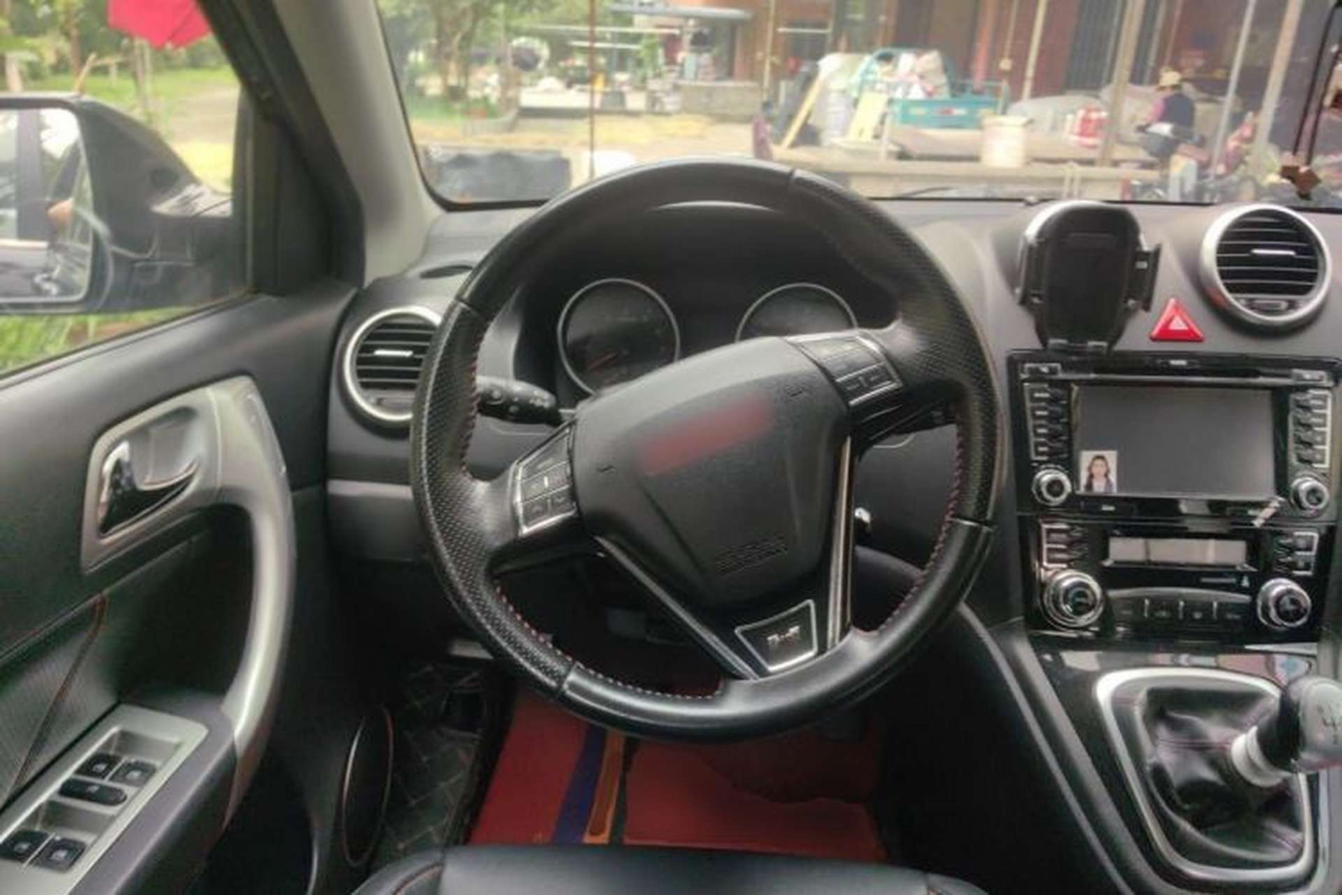Used Haval H6 2015 Upgraded Model 1.5T Manual Two-Wheel Drive Elite Version Steering Wheel