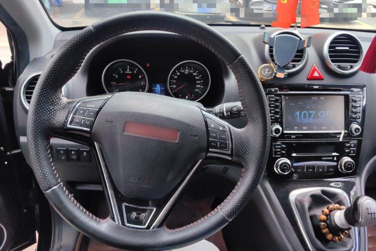 Used Haval H6 2015 Upgraded Model 1.5T Manual Two-Wheel Drive Elite Version Steering Wheel