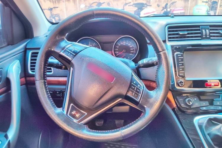 Used Haval H6 2015 Sport Edition 1.5T Manual Two-Wheel Drive Elite Model Steering Wheel