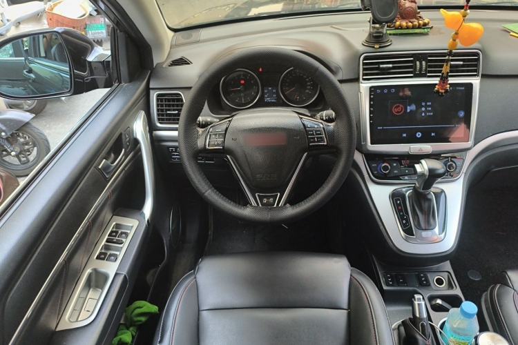 Used Haval H6 2015 Sport Edition 1.5T Automatic Two-Wheel Drive Luxury Model Steering Wheel