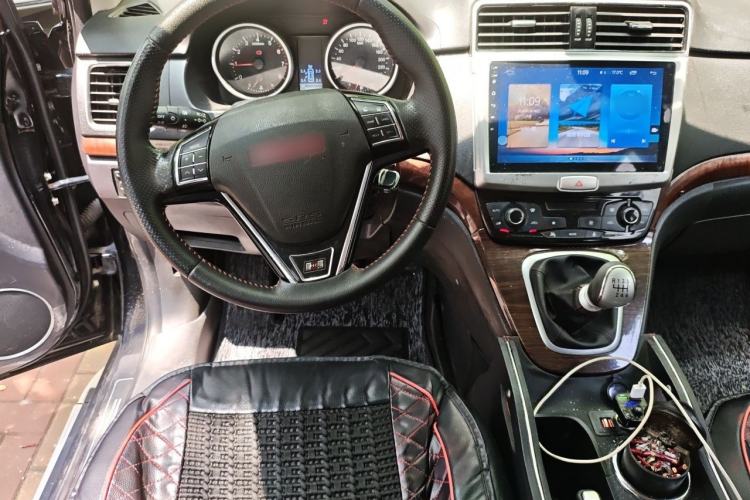 Used Haval H6 2015 Sport Edition 1.5T Manual Two-Wheel Drive Elite Model Steering Wheel