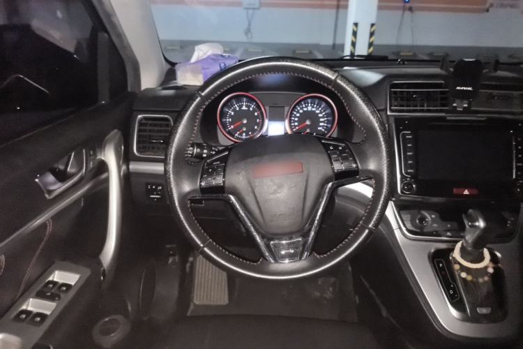 Used Haval H6 2015 Sport Edition 1.5T Automatic Two-Wheel Drive Luxury Model Steering Wheel