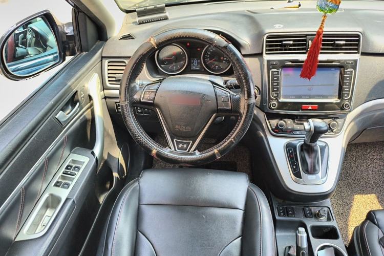 Used Haval H6 2015 Sport Edition 1.5T Automatic Two-Wheel Drive Luxury Model Steering Wheel