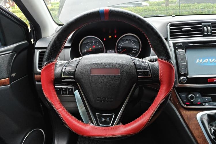 Used Haval H6 2015 Sport Edition 1.5T Manual Two-Wheel Drive Elite Model Steering Wheel