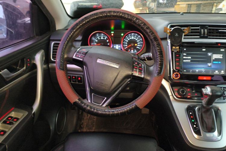 Used Haval H6 2015 Sport Edition 1.5T Automatic Two-Wheel Drive Luxury Model Steering Wheel