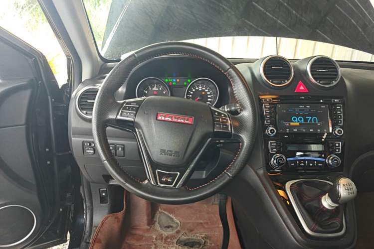Used Haval H6 2015 Upgraded Model 1.5T Manual Two-Wheel Drive Elite Version Steering Wheel