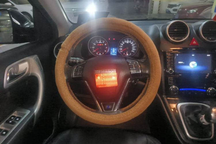 Used Haval H6 2015 Upgraded Model 1.5T Manual Two-Wheel Drive Elite Version Steering Wheel