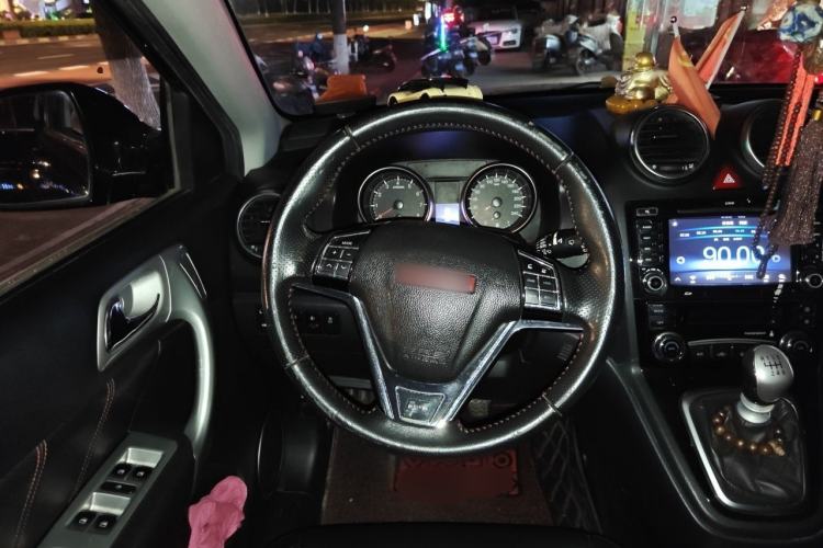 Used Haval H6 2015 Upgraded Model 1.5T Manual Two-Wheel Drive Elite Version Steering Wheel