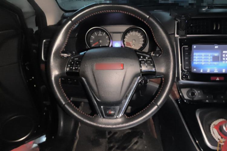Used Haval H6 2015 Upgraded Model 1.5T Manual Two-Wheel Drive Elite Version Steering Wheel