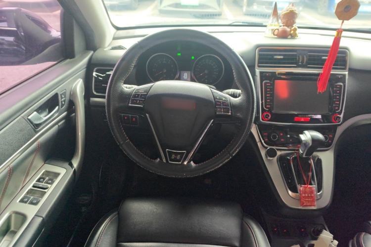 Used Haval H6 2015 Sport Edition 1.5T Automatic Two-Wheel Drive Luxury Model Steering Wheel