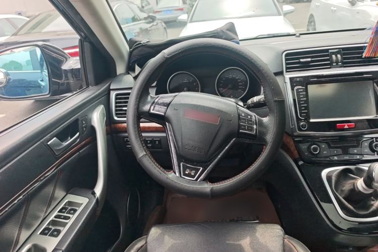 Used Haval H6 2015 Upgraded Model 1.5T Manual Two-Wheel Drive Prestige Version Steering Wheel