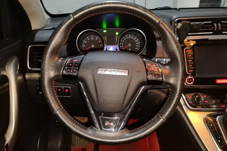 Used Haval H6 2015 Sport Edition 1.5T Automatic Two-Wheel Drive Luxury Model Steering Wheel