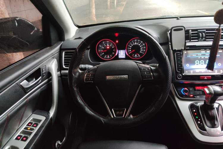 Used Haval H6 2015 Sport Edition 1.5T Automatic Two-Wheel Drive Luxury Model Steering Wheel