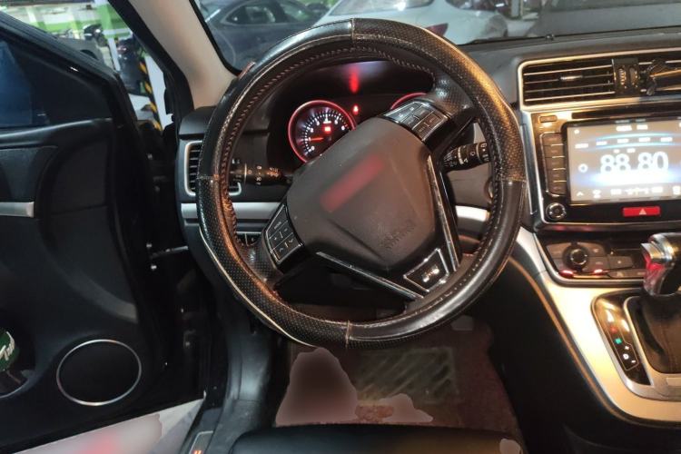 Used Haval H6 2015 Sport Edition 1.5T Automatic Two-Wheel Drive Luxury Model Steering Wheel