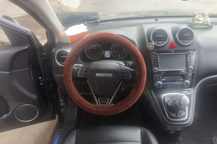 Used Haval H6 2015 Upgraded Model 1.5T Manual Two-Wheel Drive Elite Version Steering Wheel