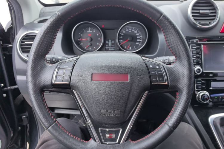 Used Haval H6 2015 Upgraded Model 1.5T Manual Two-Wheel Drive Elite Version Steering Wheel