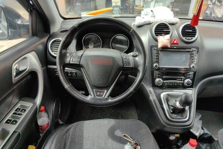 Used Haval H6 2015 Upgraded Model 1.5T Manual Two-Wheel Drive Elite Version Steering Wheel