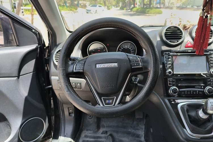 Used Haval H6 2015 Upgraded Model 1.5T Manual Two-Wheel Drive Elite Version Steering Wheel