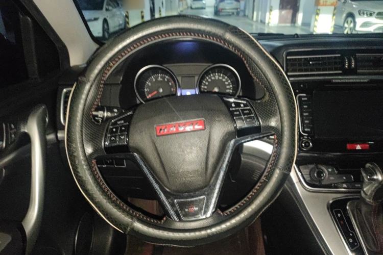Used Haval H6 2015 Sport Edition 1.5T Automatic Two-Wheel Drive Luxury Model Steering Wheel