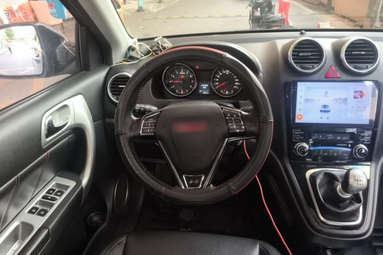 Used Haval H6 2015 Upgraded Model 1.5T Manual Two-Wheel Drive Elite Version Steering Wheel
