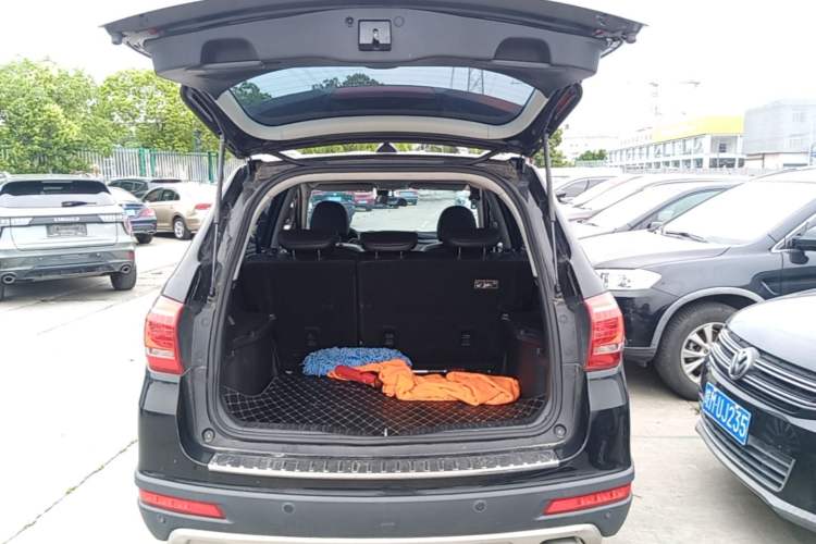 Used Haval H6 2015 Sport Edition 1.5T Automatic Two-Wheel Drive Luxury Model Trunk