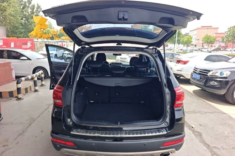 Used Haval H6 2015 Revised Version Sport Edition 1.5T Manual Transmission Two-Wheel Drive Elite Grade Trunk
