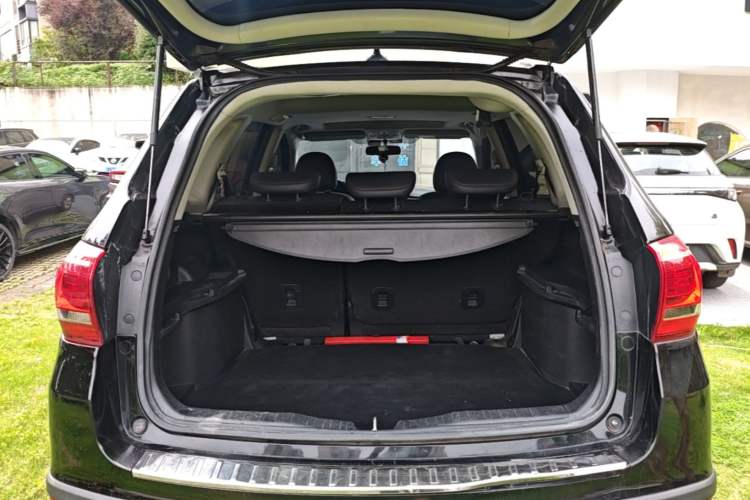 Used Haval H6 2015 Sport Edition 1.5T Automatic Two-Wheel Drive Luxury Model Trunk