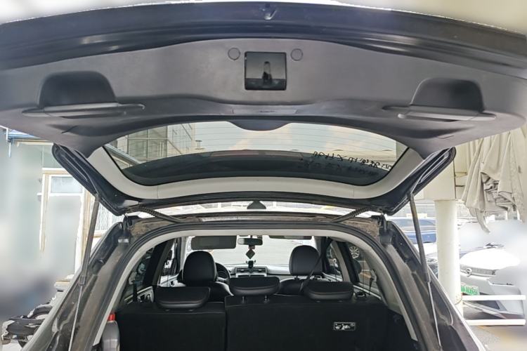 Used Haval H6 2015 Sport Edition 1.5T Automatic Two-Wheel Drive Luxury Model Trunk