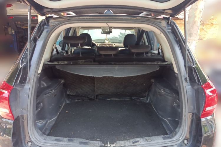 Used Haval H6 2015 Revised Version Sport Edition 1.5T Manual Transmission Two-Wheel Drive Elite Grade Trunk