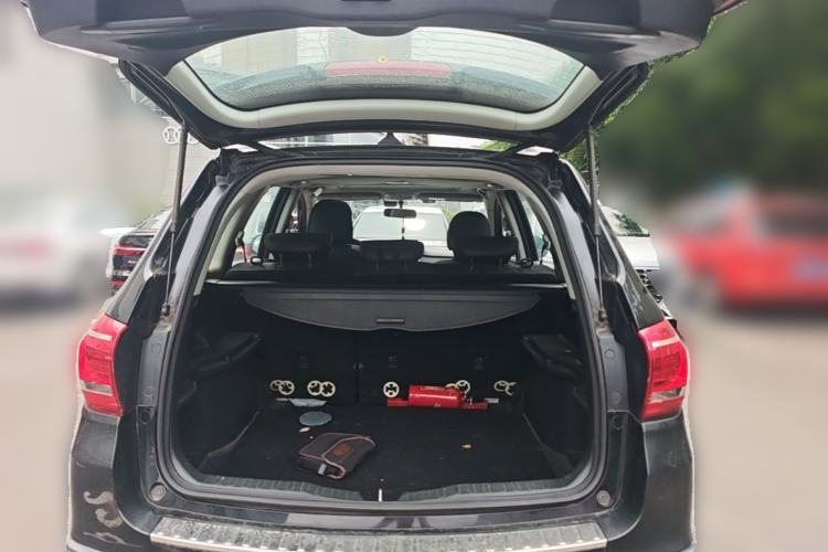 Used Haval H6 2015 Upgraded Model 1.5T Manual Two-Wheel Drive Prestige Version Trunk