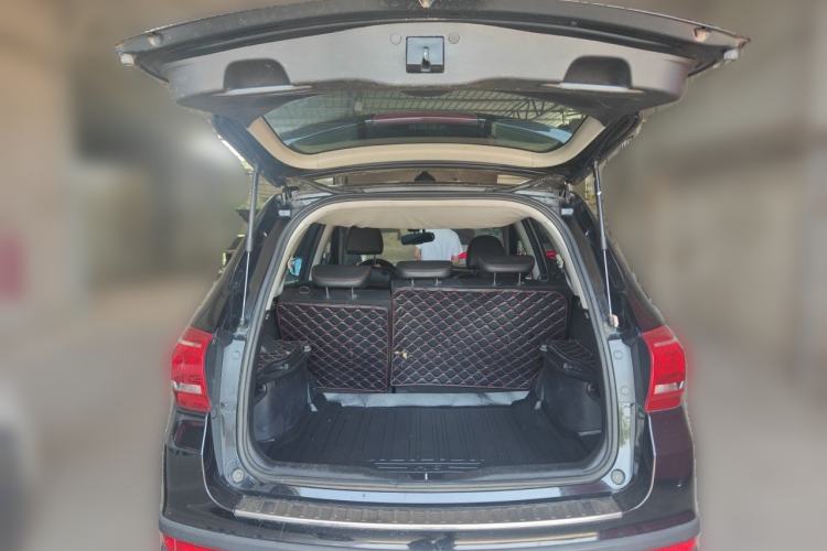 Used Haval H6 2015 Sport Edition 1.5T Manual Two-Wheel Drive Elite Model Trunk