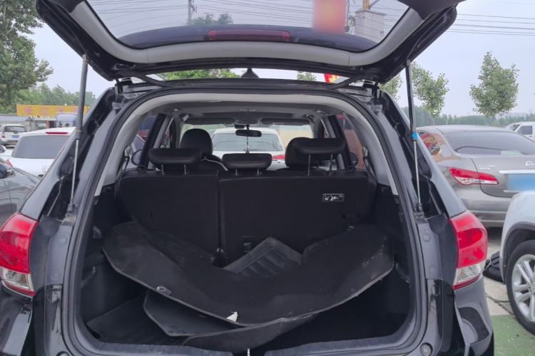 Used Haval H6 2015 Upgraded Model 1.5T Manual Two-Wheel Drive Elite Version Trunk