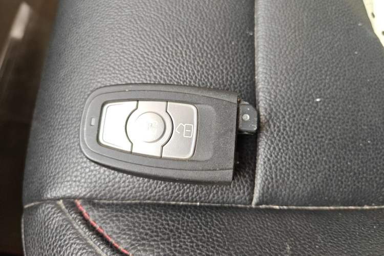Used Haval H6 2015 Upgraded Model 1.5T Manual Two-Wheel Drive Elite Version Vehicle Key
