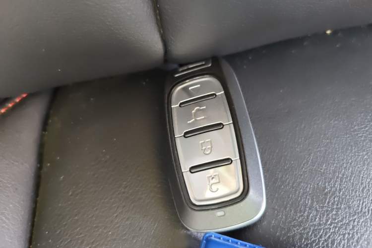 Used Haval H6 2015 Sport Edition 1.5T Automatic Two-Wheel Drive Luxury Model Vehicle Key