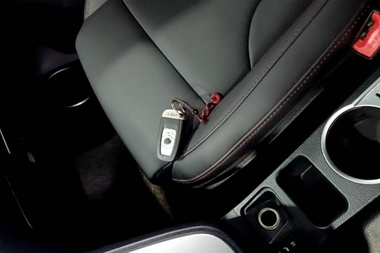 Used Haval H6 2015 Sport Edition 1.5T Automatic Two-Wheel Drive Luxury Model Vehicle Key