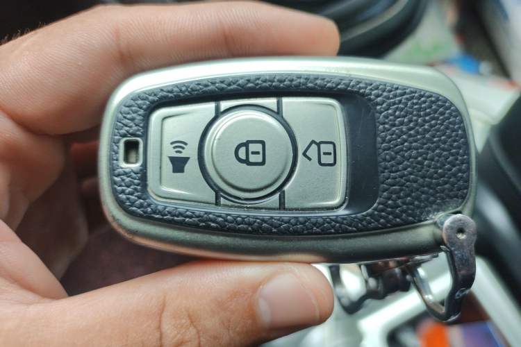 Used Haval H6 2015 Upgraded Model 1.5T Manual Two-Wheel Drive Elite Version Vehicle Key