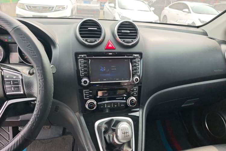 Used Haval H6 2015 Upgraded Model 1.5T Manual Two-Wheel Drive Elite Version Audio And AC Panel