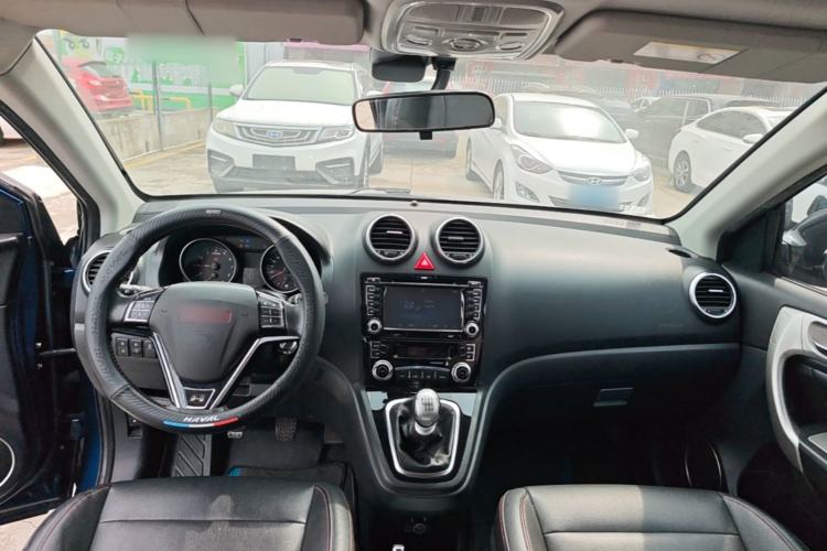 Used Haval H6 2015 Upgraded Model 1.5T Manual Two-Wheel Drive Elite Version Center Console