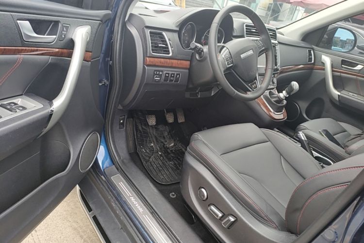 Used Haval H6 2015 Revised Version Sport Edition 1.5T Manual Transmission Two-Wheel Drive Elite Grade Driver Seat