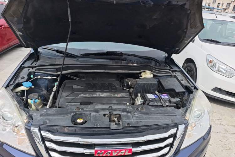 Used Haval H6 2015 Upgraded Model 1.5T Manual Two-Wheel Drive Elite Version Engine Bay