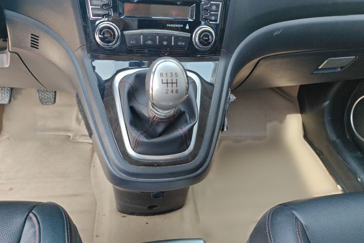 Used Haval H6 2015 Upgraded Model 1.5T Manual Two-Wheel Drive Elite Version Gear Lever
